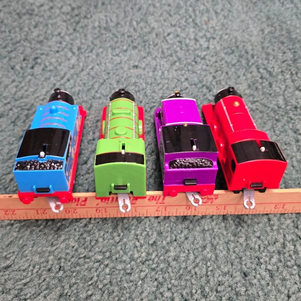 Thomas‎ & Friends TrackMaster Motorized Train Lot Thomas James Henry Charlie 4pc